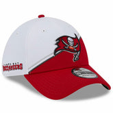 Tampa Bay Buccaneers New Era 2023 Sideline 39THIRTY Flex Hat White/Red