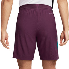 Paris Saint-Germain 2024/25 Advance Strike Shorts Burgundy