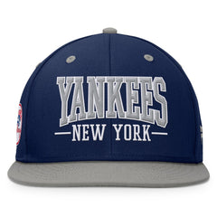 New York Yankees Fanatics Fundamental Bold Snapback Hat - Navy/Gray Hats