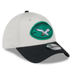 Philadelphia Eagles New Era 2024 Sideline Historic 39THIRTY Flex Hat Stone/Black