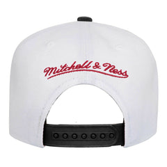 Chicago Bulls Youth Wave Runner Snapback Hat White