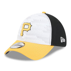 Pittsburgh Pirates New Era 2025 MLB Clubhouse 39THIRTY Flex Hat - Black/Gold Hats