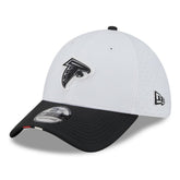 Atlanta Falcons New Era 2025 NFL Training Camp 39THIRTY Flex Hat White/Black