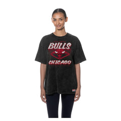 Chicago Bulls Women's Throwback Mineral Wash Oversized T-Shirt Black
