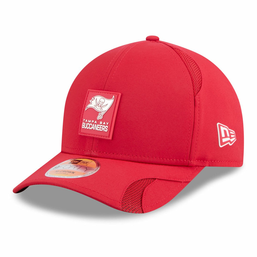 Tampa Bay Buccaneers New Era Youth 2025 Sideline M-Crown 9FORTY Adjustable Hat Red