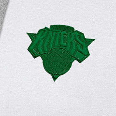 New York Knicks Antigua St. Patrick's Day Victory Raglan Pullover Hoodie White