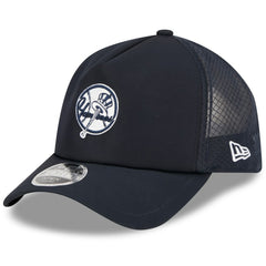 New York Yankees New Era 2026 Batting Practice Alternate Apex 9FORTY Adjustable Hat - Navy Hats