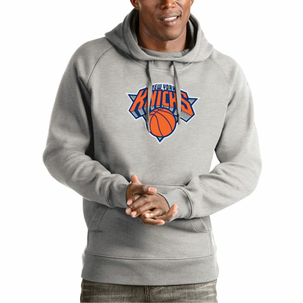 New York Knicks Antigua Team Logo Victory Pullover Hoodie Heather Gray