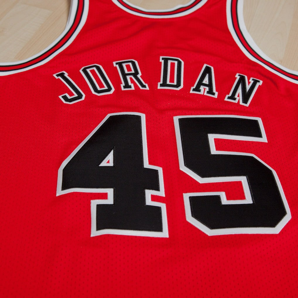 Chicago Bulls Michael Jordan 1994-95 Road 45 Authentic Jersey Red Mens