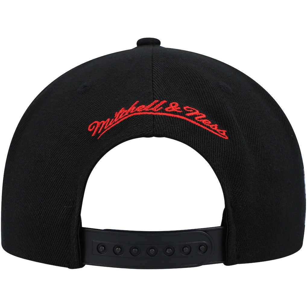 Chicago Bulls Side Core 2.0 Snapback Hat Black