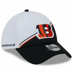 Cincinnati Bengals New Era 2023 Sideline 39THIRTY Flex Hat White/Black