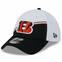 Cincinnati Bengals New Era 2023 Sideline 39THIRTY Flex Hat White/Black