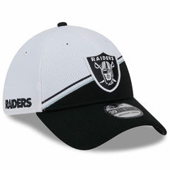 Las Vegas Raiders New Era 2023 Sideline 39THIRTY Flex Hat White/Black