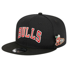 Chicago Bulls Post-Up Pin Mesh 9FIFTY Snapback Hat Black