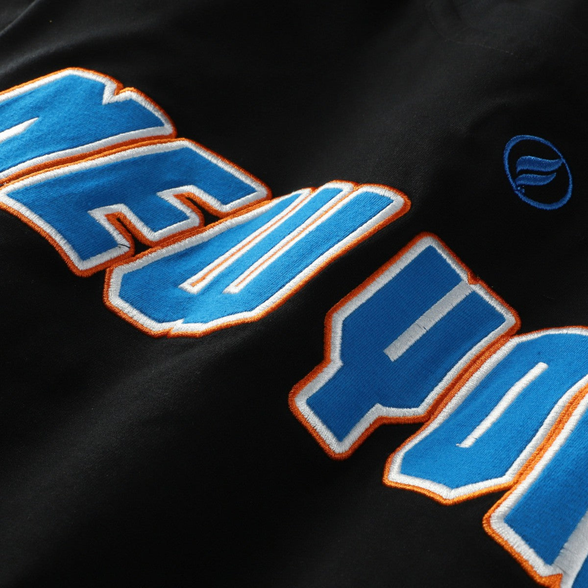 New York Knicks FISLL 3D Puff Print Sliced Logo T-Shirt Black