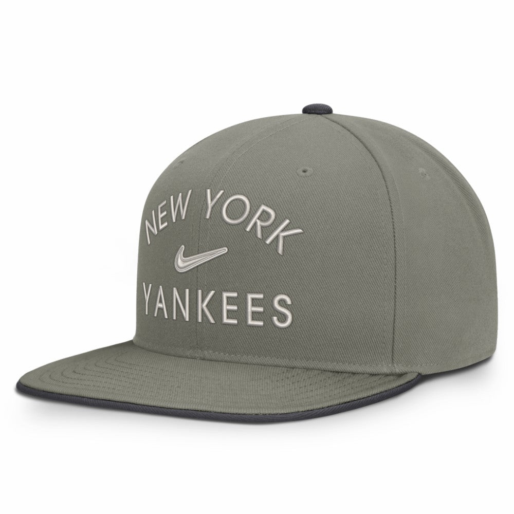 New York Yankees Nike Pro Dri-FIT Snapback Hat - Olive Hats