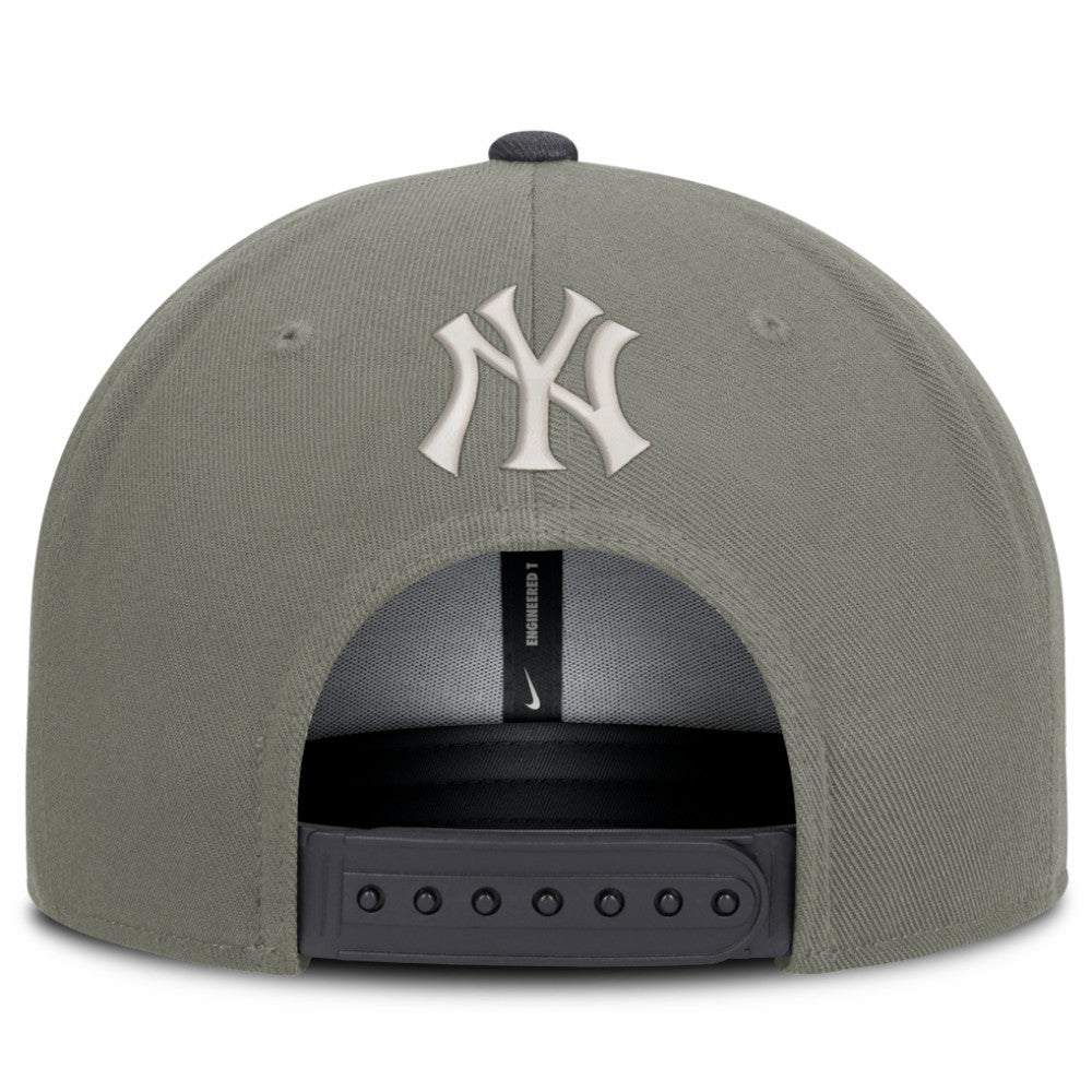 New York Yankees Nike Pro Dri-FIT Snapback Hat - Olive Hats