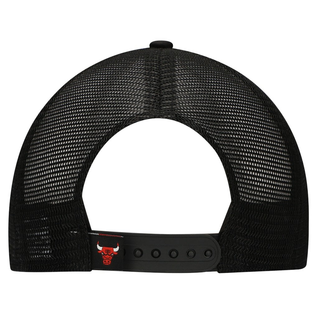 Chicago Bulls Youth Court Sport Mascot 9FIFTY Snapback Hat White/Black