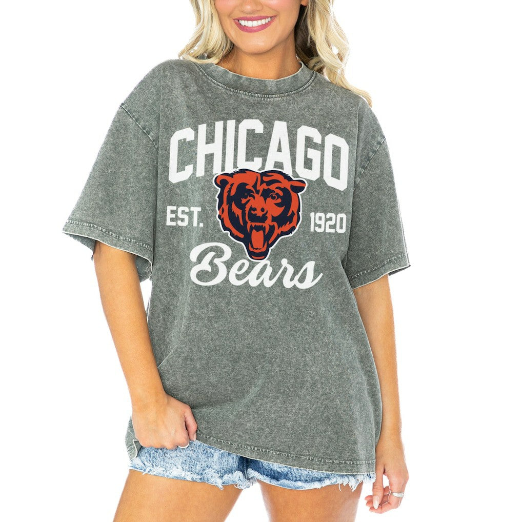 Chicago Bears Gameday Couture Women's Tackle Titan Boyfriend Washed T-Shirt Gray