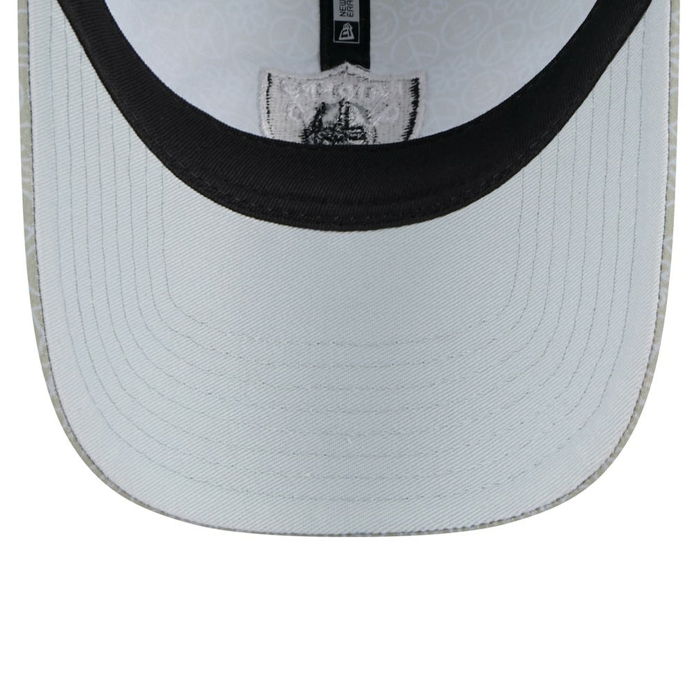 Las Vegas Raiders New Era Women's Smiley 9TWENTY Adjustable Hat Silver