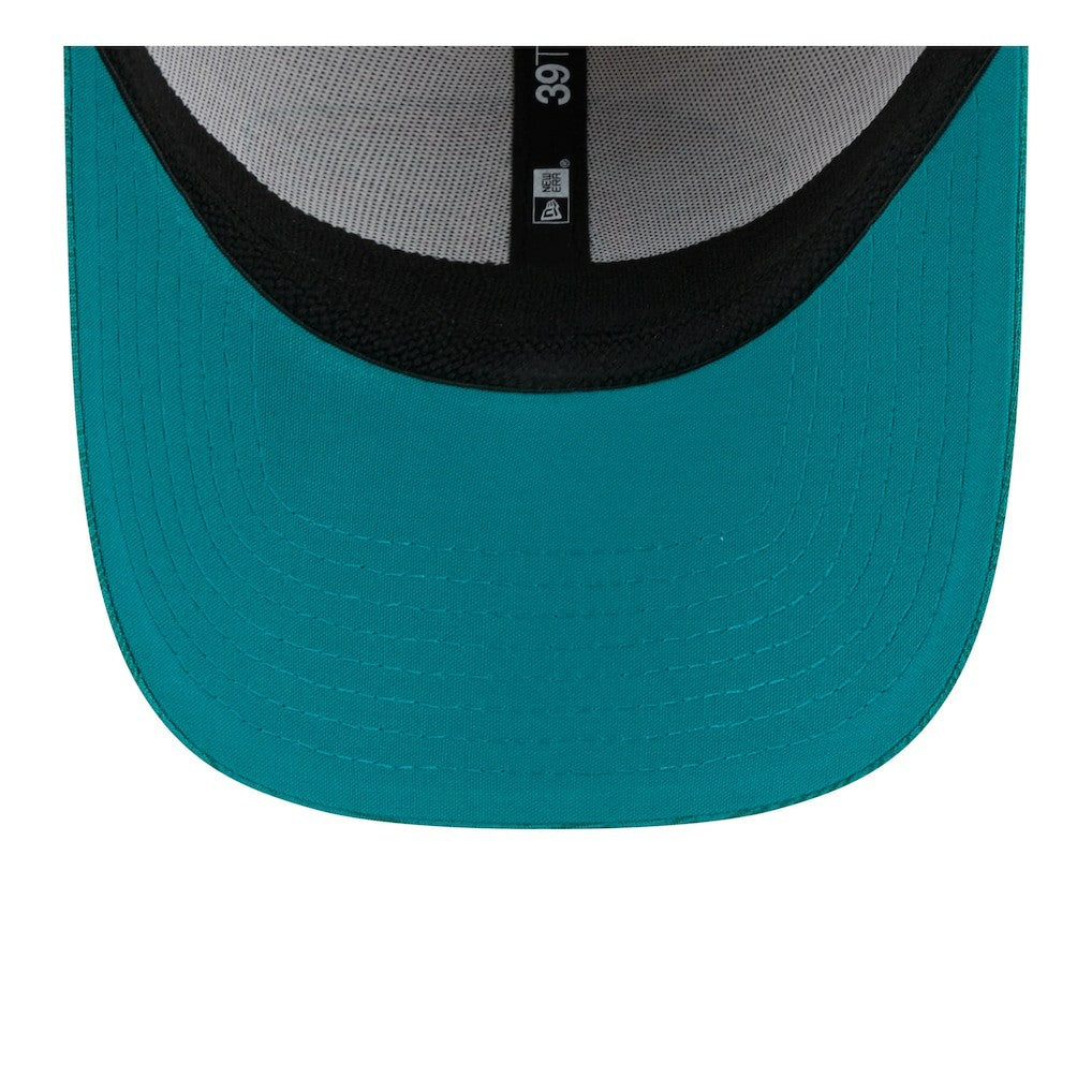 Miami Dolphins New Era 2024 Sideline Historic 39THIRTY Flex Hat Stone/Aqua
