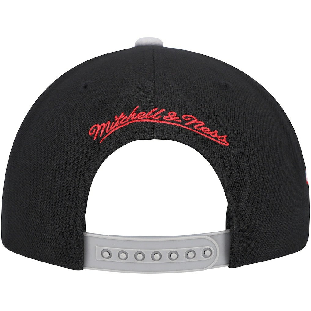 Chicago Bulls Core Snapback Hat Black/Gray