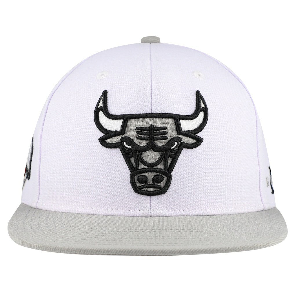 Chicago Bulls Core Snapback Hat White