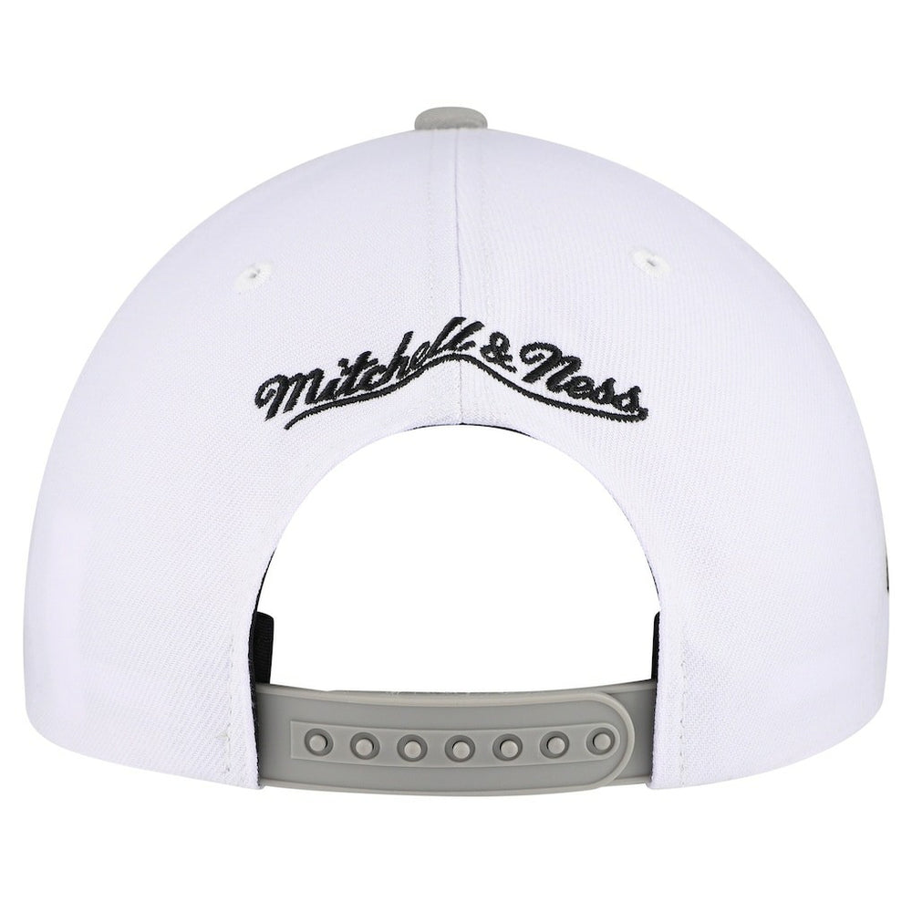 Chicago Bulls Core Snapback Hat White