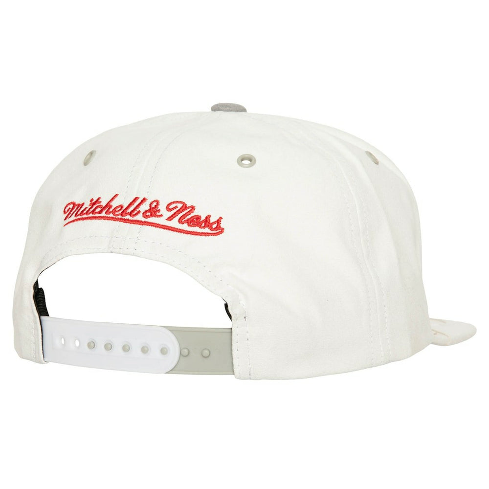Chicago Bulls Day 4 Snapback Hat White