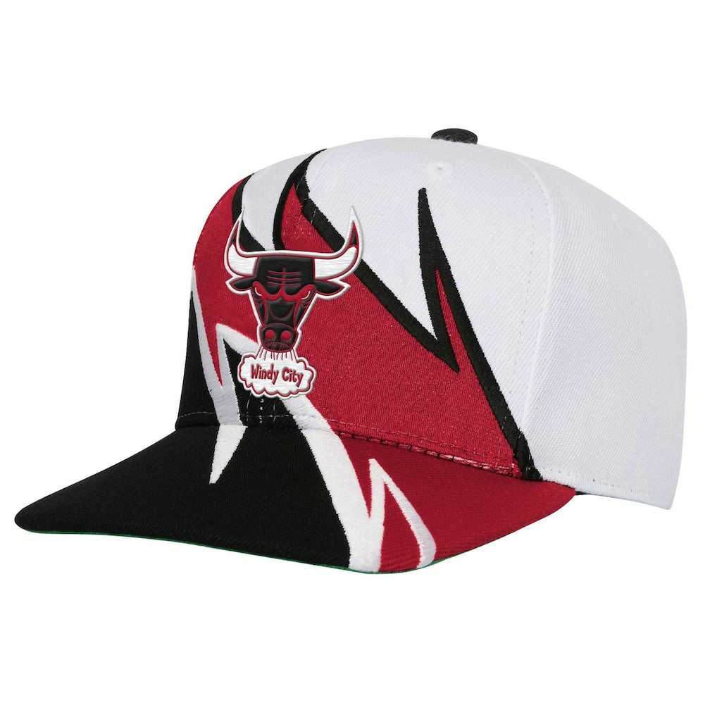 Chicago Bulls Youth Wave Runner Snapback Hat White