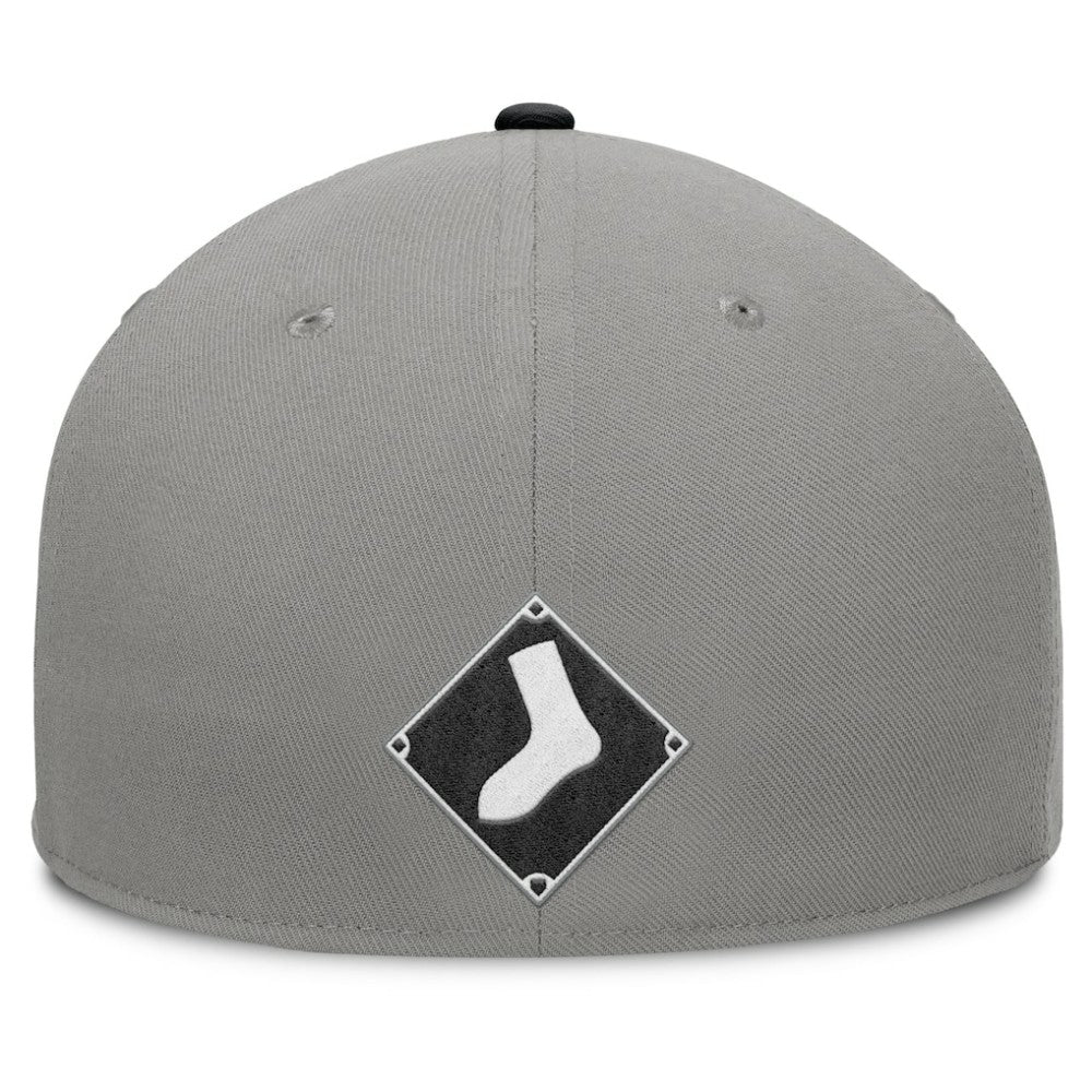 Chicago White Sox Fanatics Clubhouse Dugout Fitted Hat - Gray/Black Hats