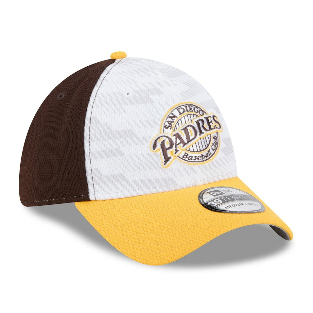 San Diego Padres New Era 2025 MLB Clubhouse 39THIRTY Flex Hat - Brown/Gold Hats