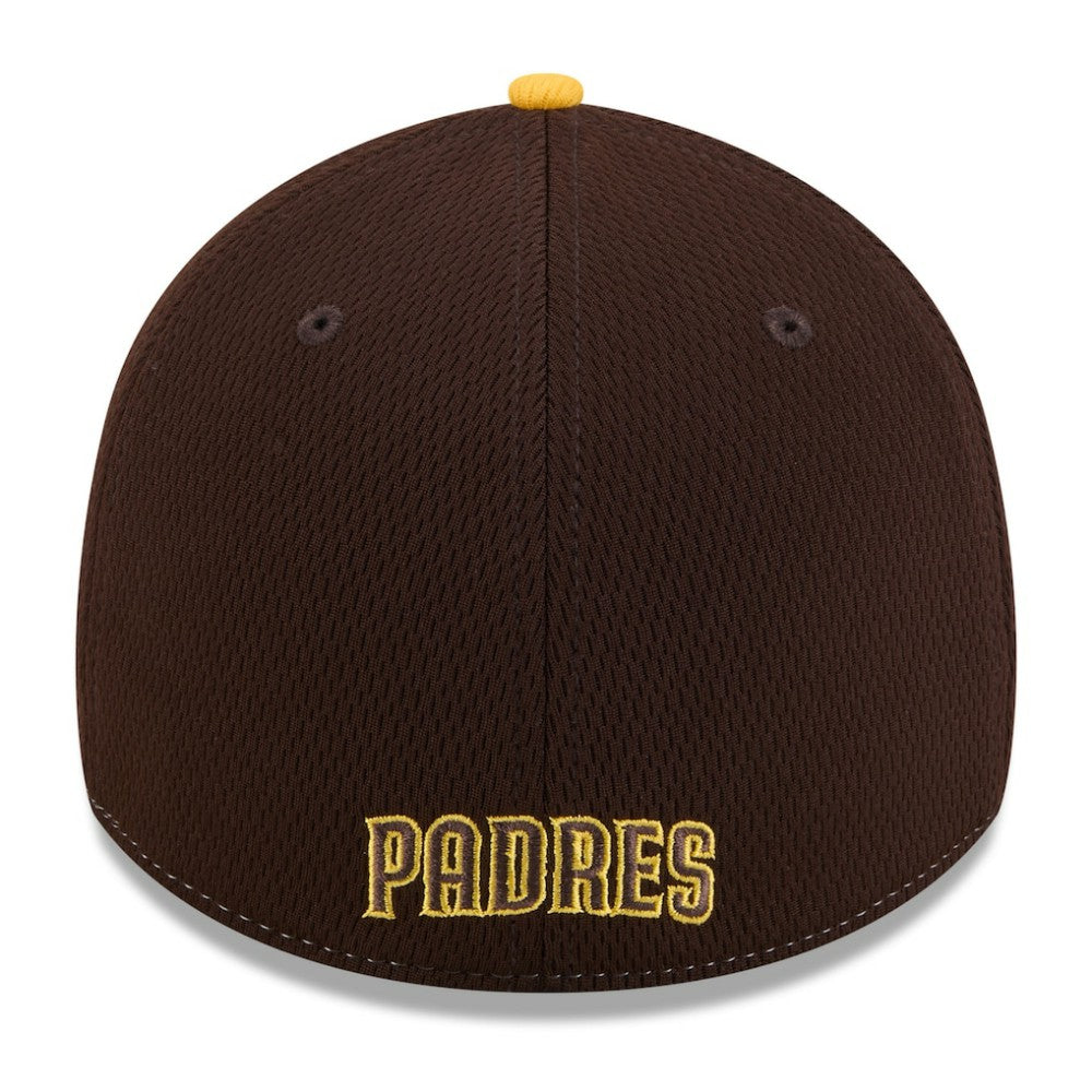 San Diego Padres New Era 2025 MLB Clubhouse 39THIRTY Flex Hat - Brown/Gold Hats