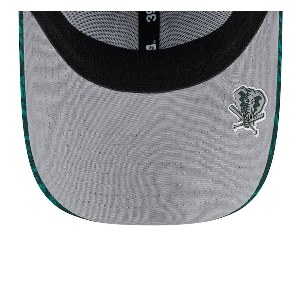 Athletics New Era 2025 MLB Clubhouse 39THIRTY Flex Hat - Green Hats