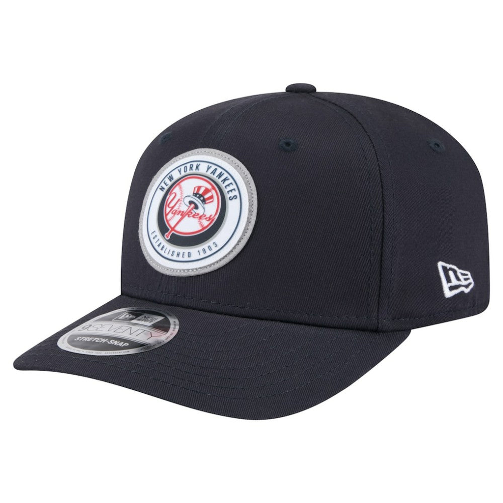 New York Yankees New Era Circle Patch 9SEVENTY Stretch-Snap Hat - Navy Hats
