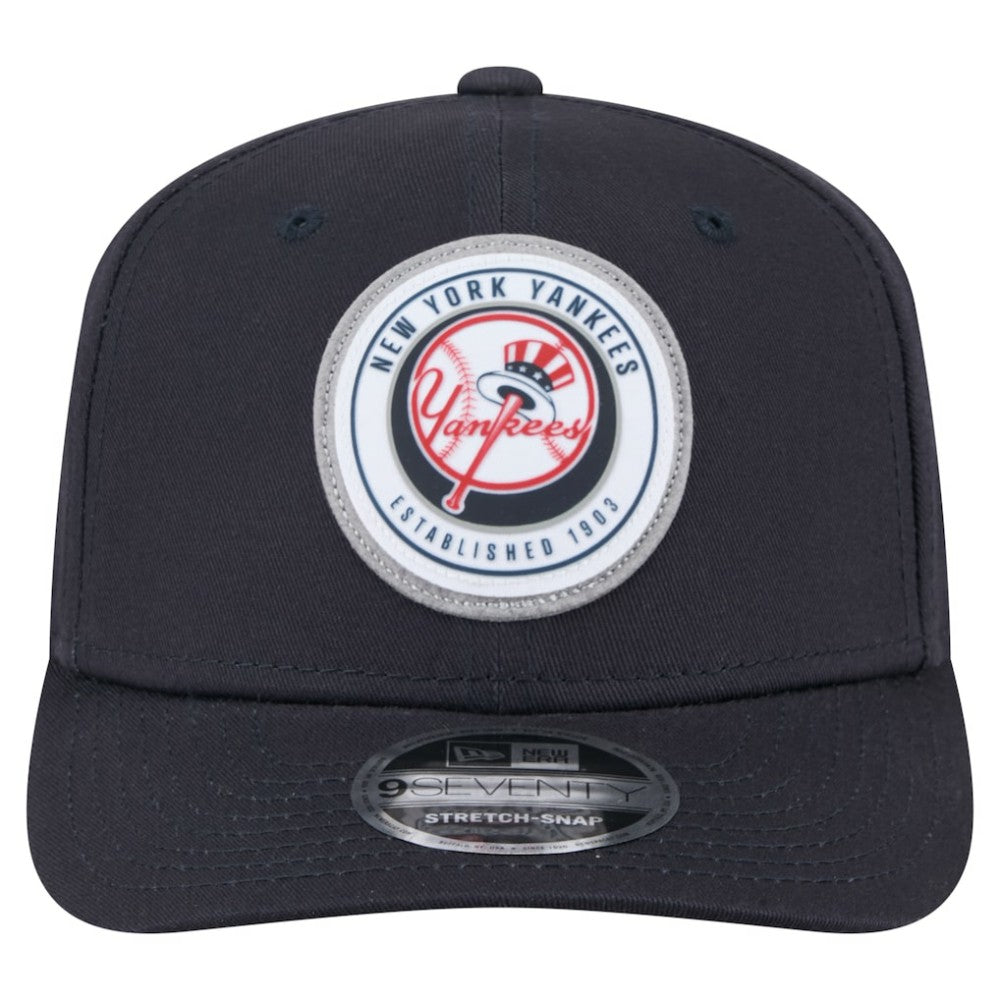 New York Yankees New Era Circle Patch 9SEVENTY Stretch-Snap Hat - Navy Hats