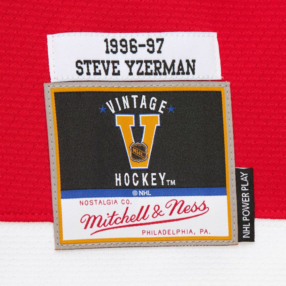 NHL Steve Yzerman Detroit Red Wings 1996-97 Power Play Jersey - Scarlet