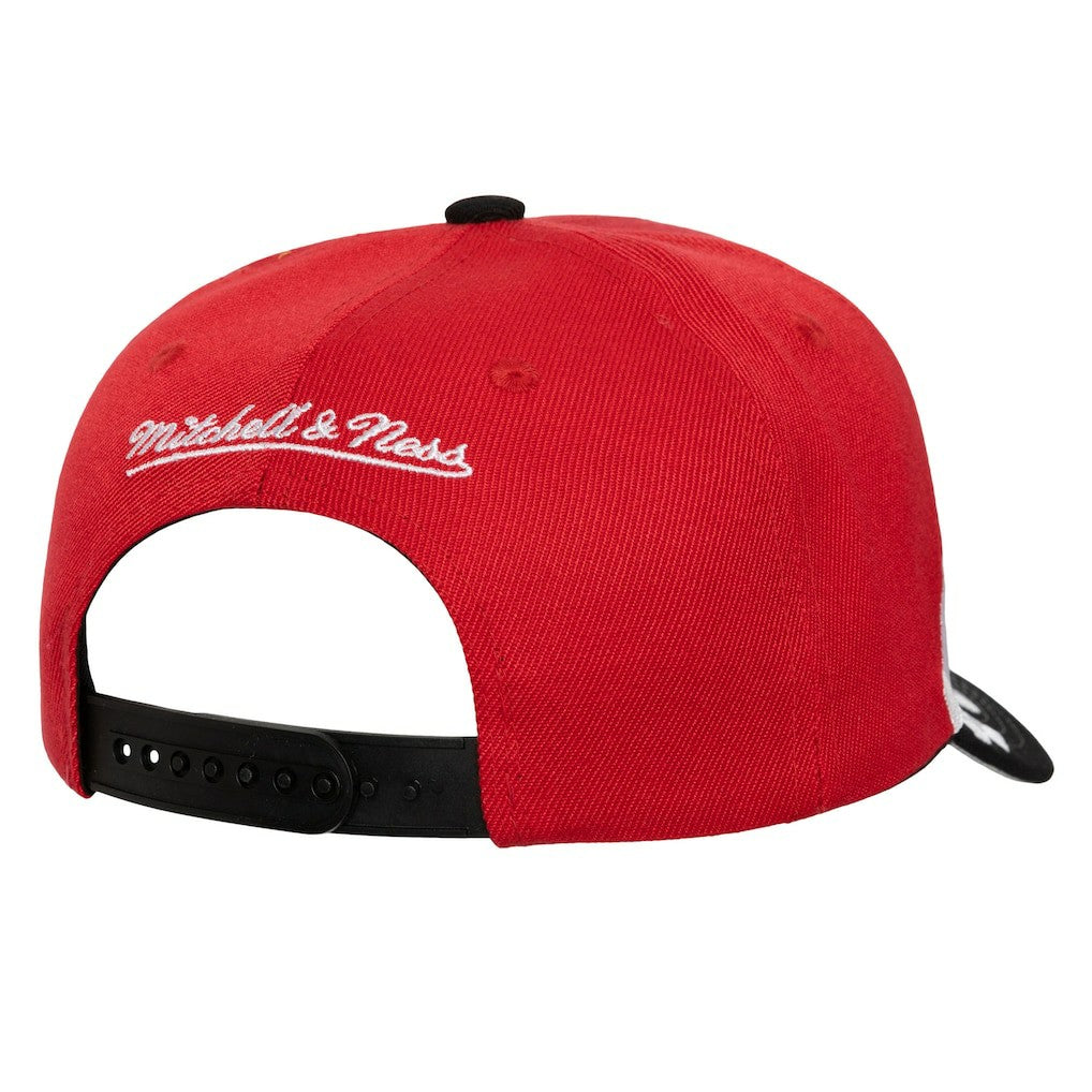 Chicago Bulls Underarch Two-Tone Pro Crown Snapback Hat Red/Black