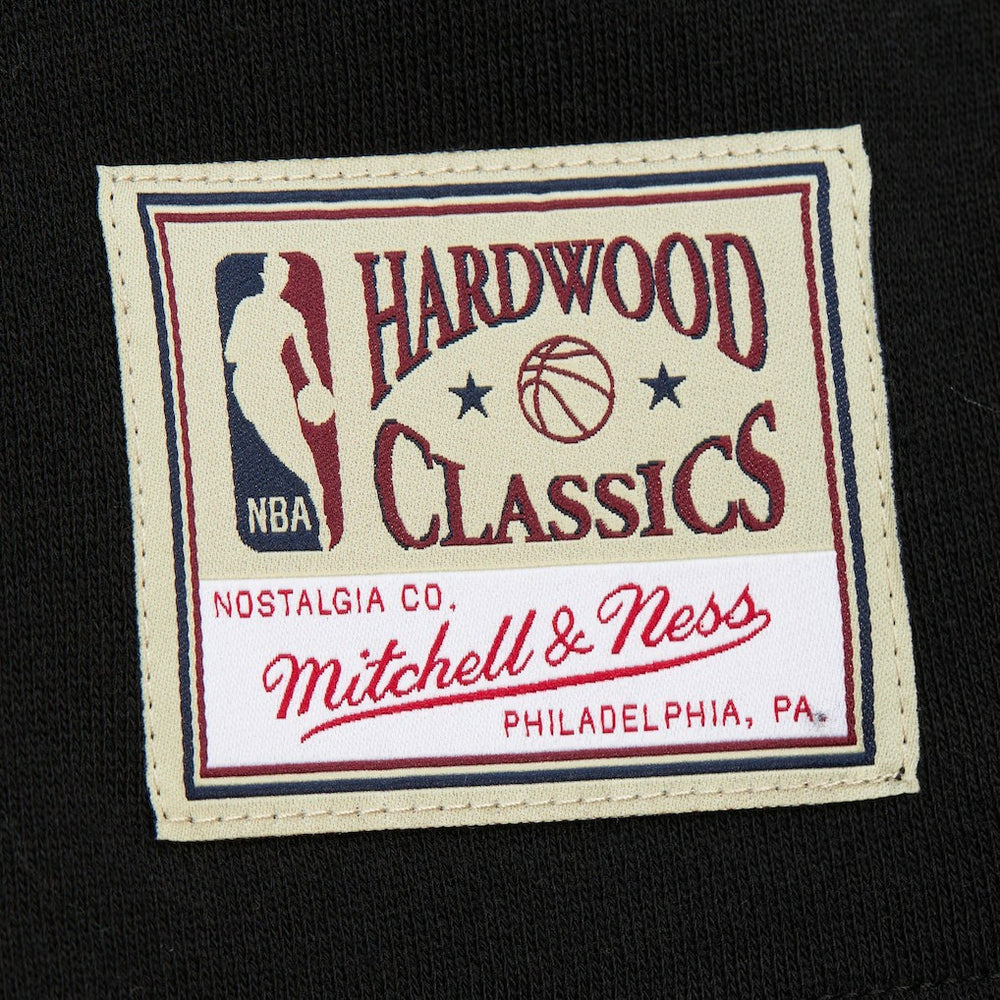 Chicago Bulls Women's Hardwood Classics Cropped Pullover Hoodie Black