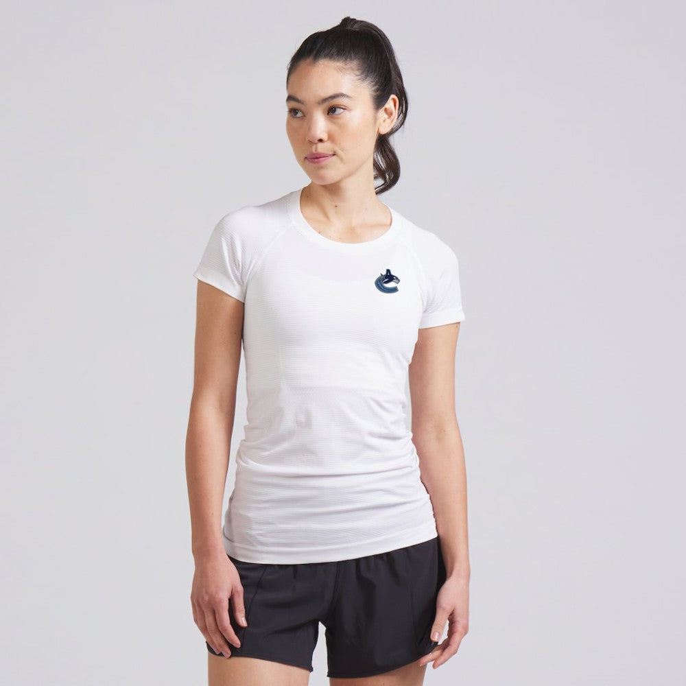 NHL Vancouver Canucks lululemon Women's Swiftly Tech Short-Sleeve Shirt 2.0 - White
