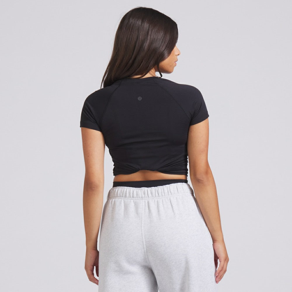 NHL Vegas Golden Knights lululemon Women's Swiftly Tech Short-Sleeve Shirt 2.0 - Black