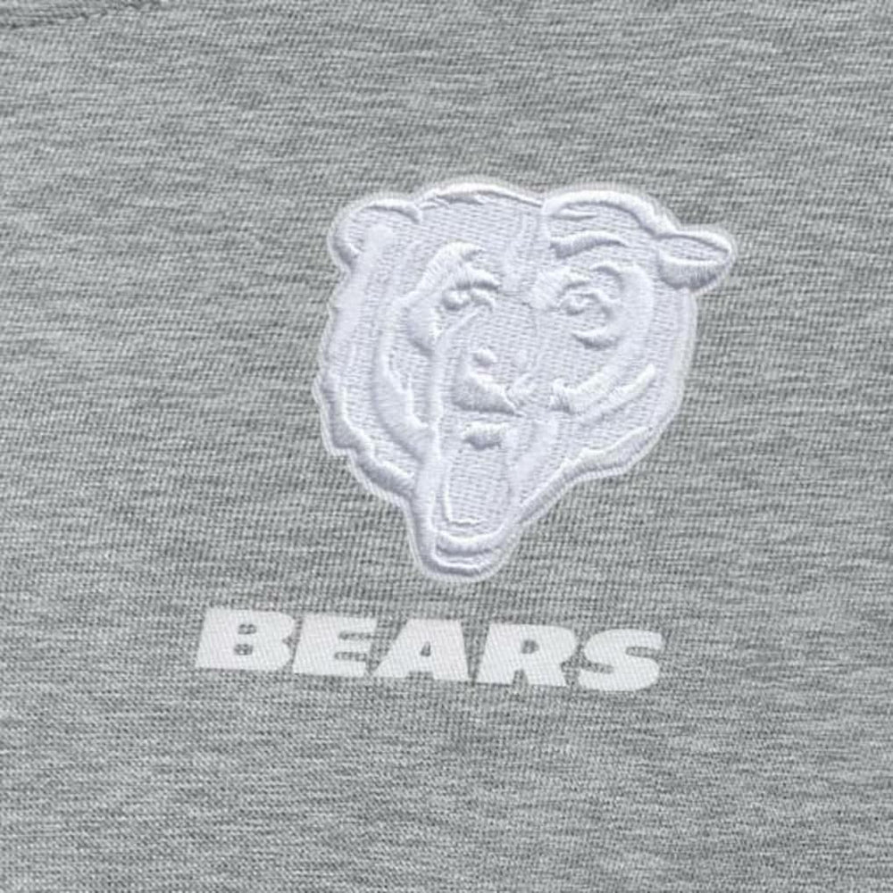 Chicago Bears Antigua Women's Victory Crew Pullover Sweatshirt Heather Gray