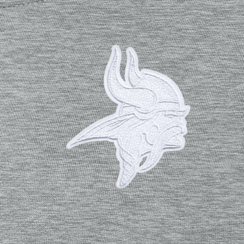 Minnesota Vikings Antigua Women's Victory Crew Pullover Sweatshirt Heather Gray