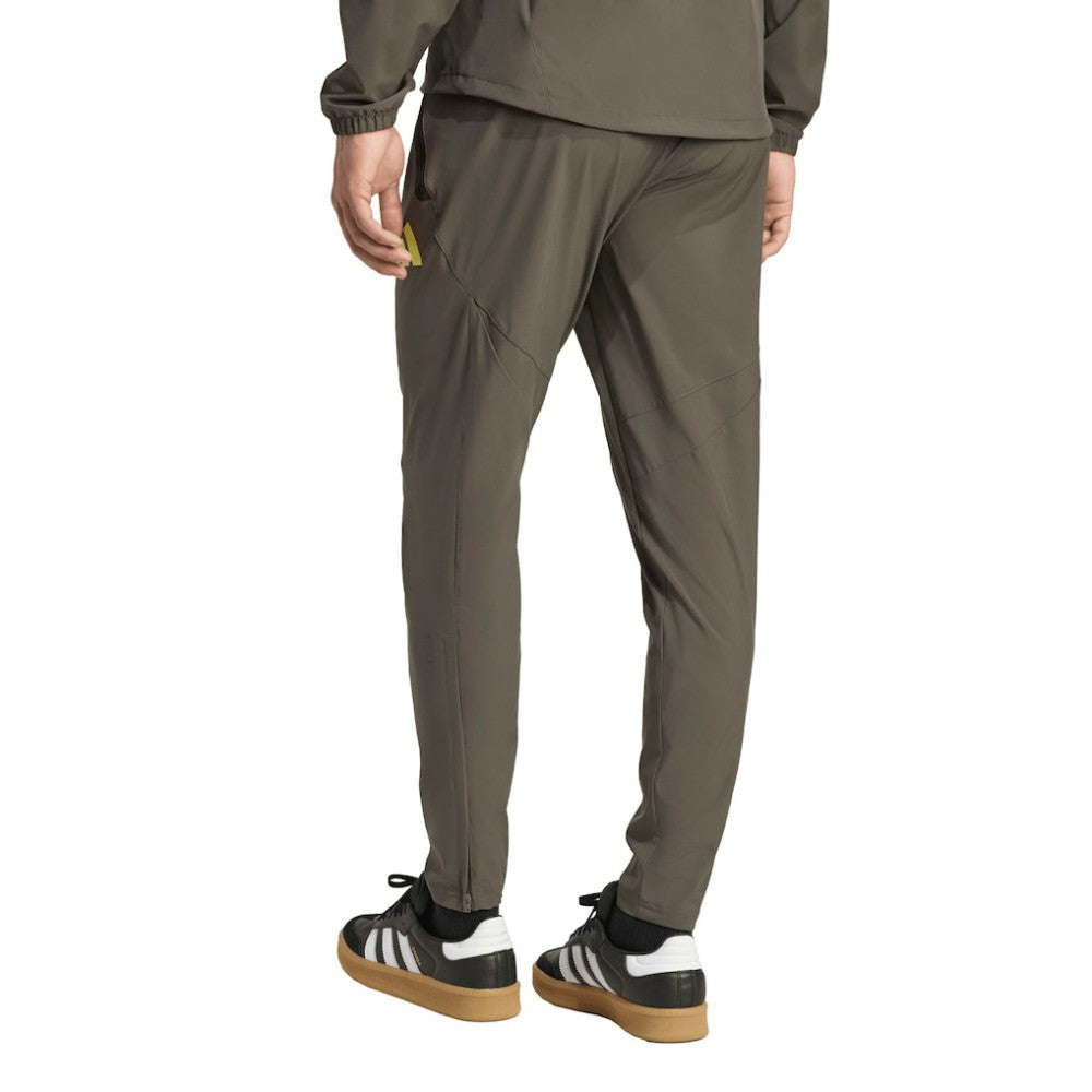 Real Madrid 2025/26 Tiro Vis Tech AEROREADY Travel Pants Olive