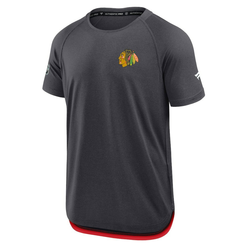 NHL Chicago Blackhawks Fanatics Authentic Pro Rink Raglan Performance T-Shirt - Charcoal