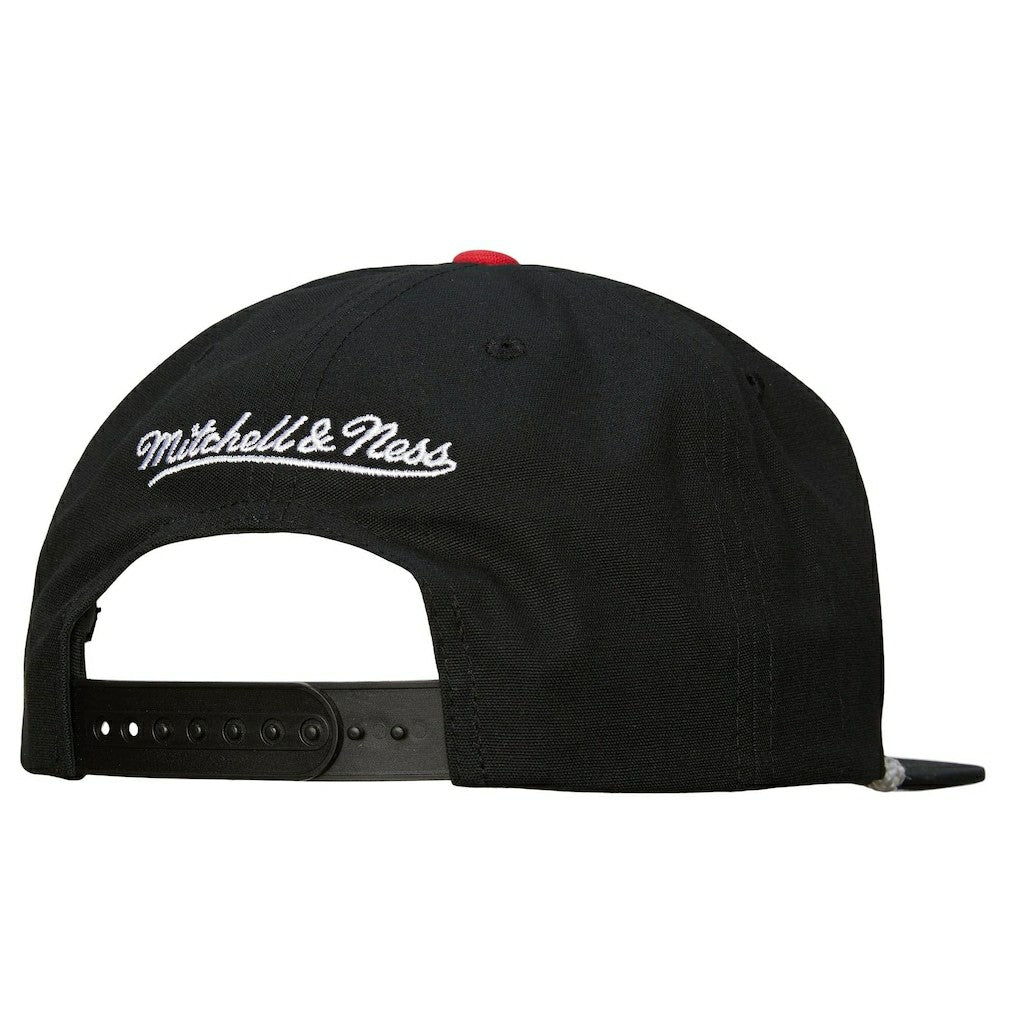 Philadelphia 76ers Ascend Deadstock Snapback Hat Black