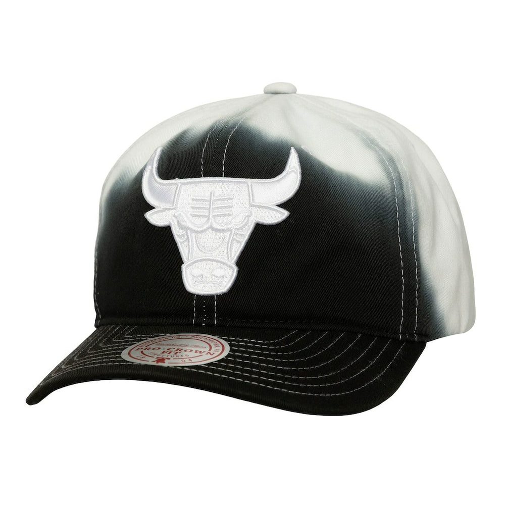 Chicago Bulls Dip Dye Pro Crown Adjustable Hat Black/White