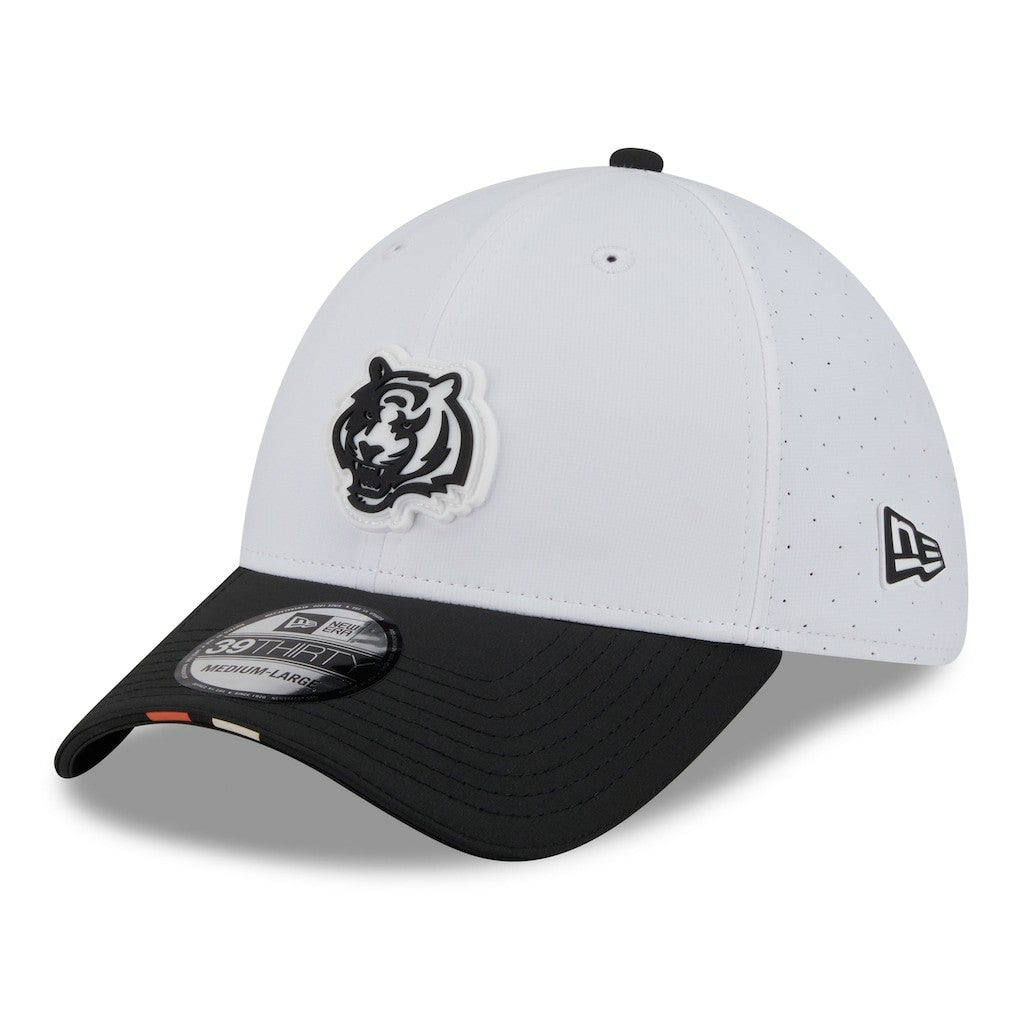 Cincinnati Bengals New Era 2025 NFL Training Camp 39THIRTY Flex Hat White/Black