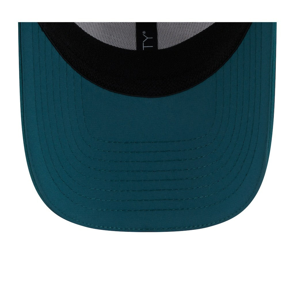 Philadelphia Eagles New Era 2025 NFL Training Camp 39THIRTY Flex Hat White/Midnight Green