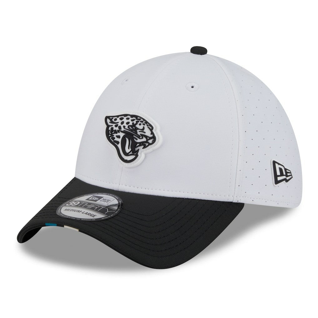 Jacksonville Jaguars New Era 2025 NFL Training Camp 39THIRTY Flex Hat White/Black